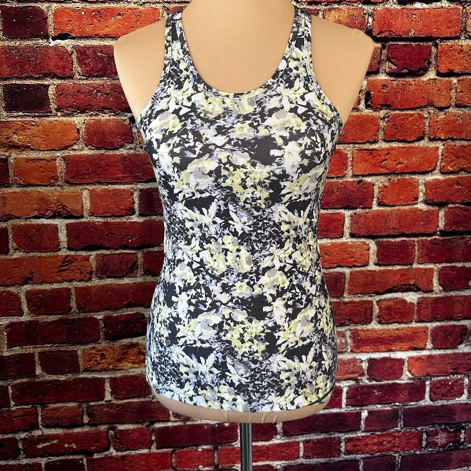 Lululemon Lululemon Tank top Size S / US 4 / IT 40 - 1 Thumbnail