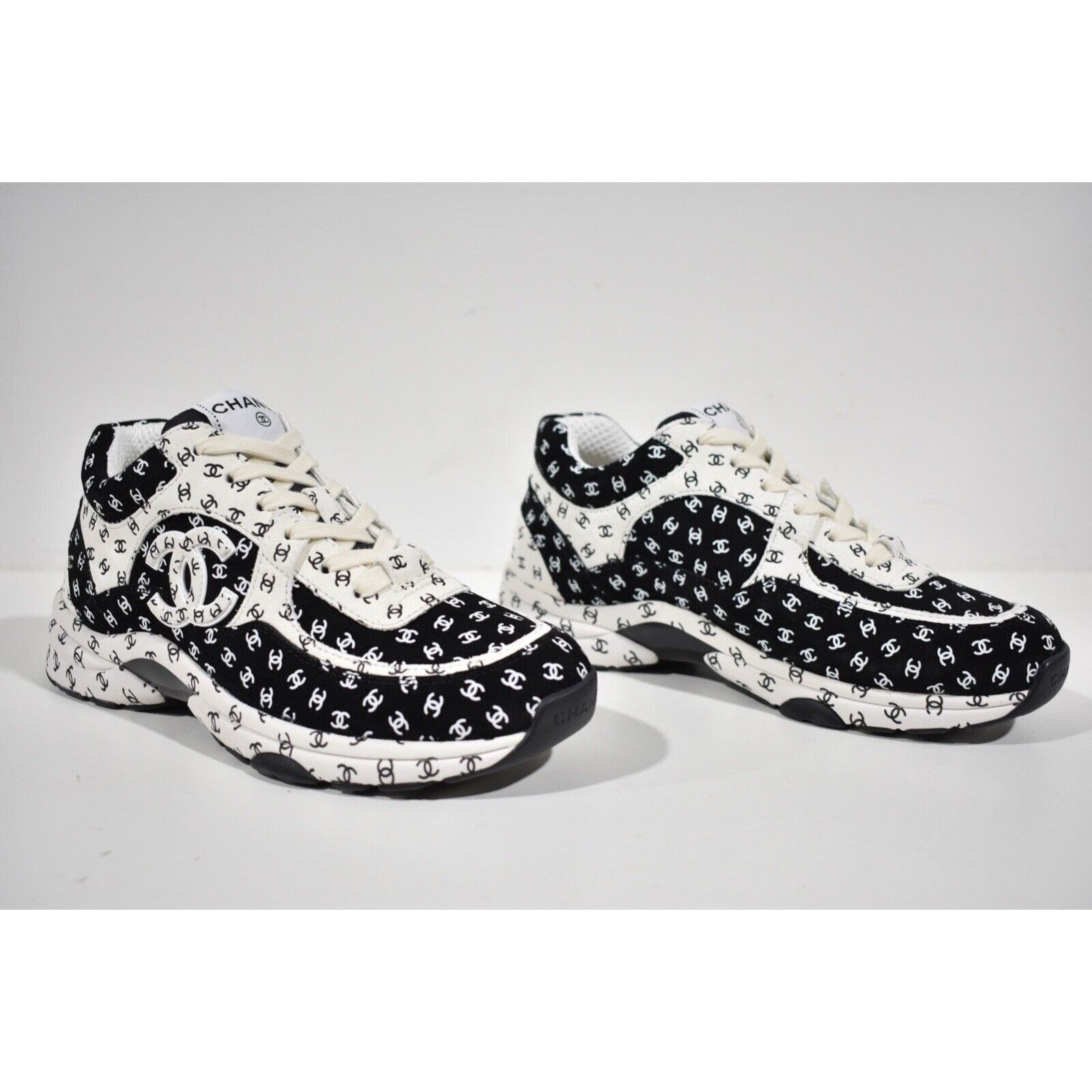 Chanel 22A Suede Printed CC Logo Flat Runner Trainer Sneaker 37 Size US 7 / IT 37 - 3 Thumbnail