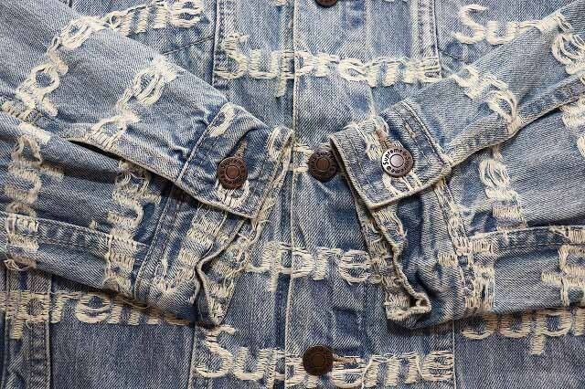 Supreme SUPREME 21SS Frayed Logos Denim Trucker Jacket Blue Size L Size US L / EU 52-54 / 3 - 4 Thumbnail