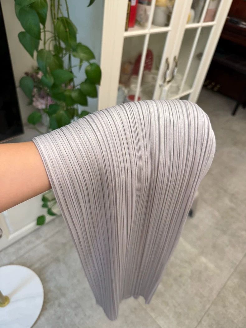 Issey Miyake Issey Miyake size:2 Light grey pleated pants Size 42" / US 20 - 8 Thumbnail