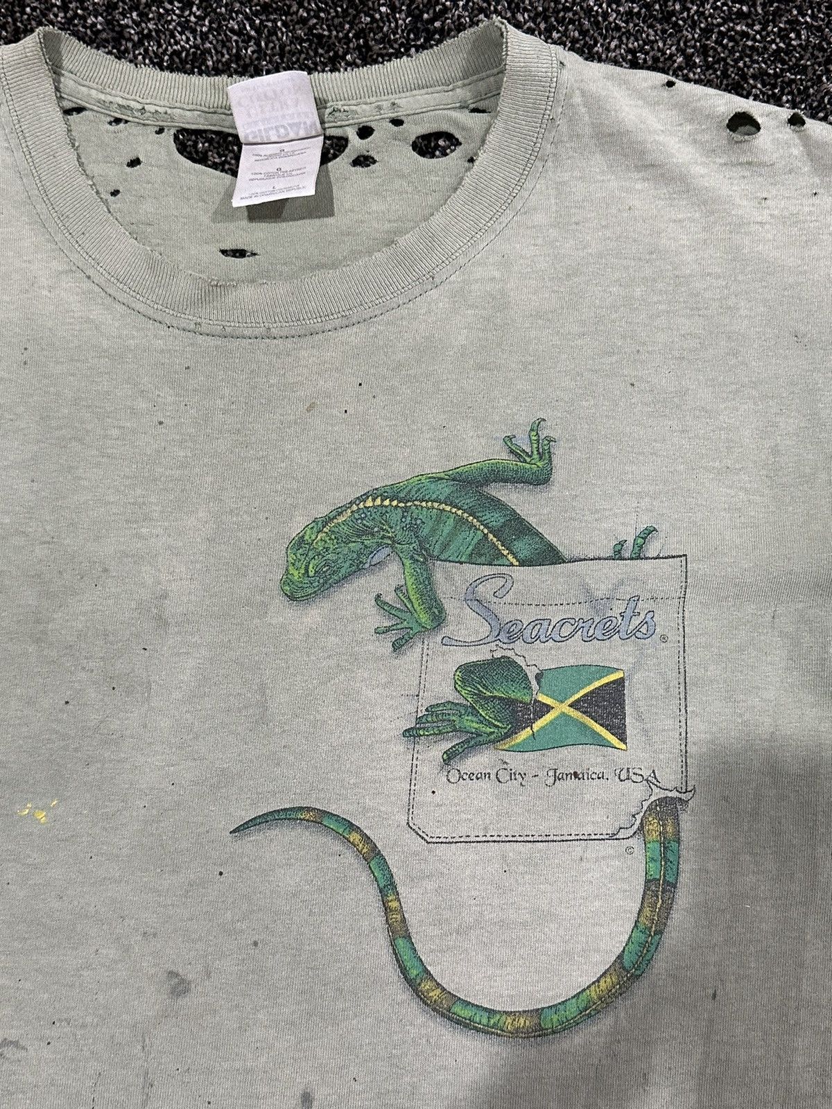 StraightFaded × Vintage Vintage Seacrets Lizard Thrashed Destroyed Faded T-Shirt Size US L / EU 52-54 / 3 - 8 Thumbnail