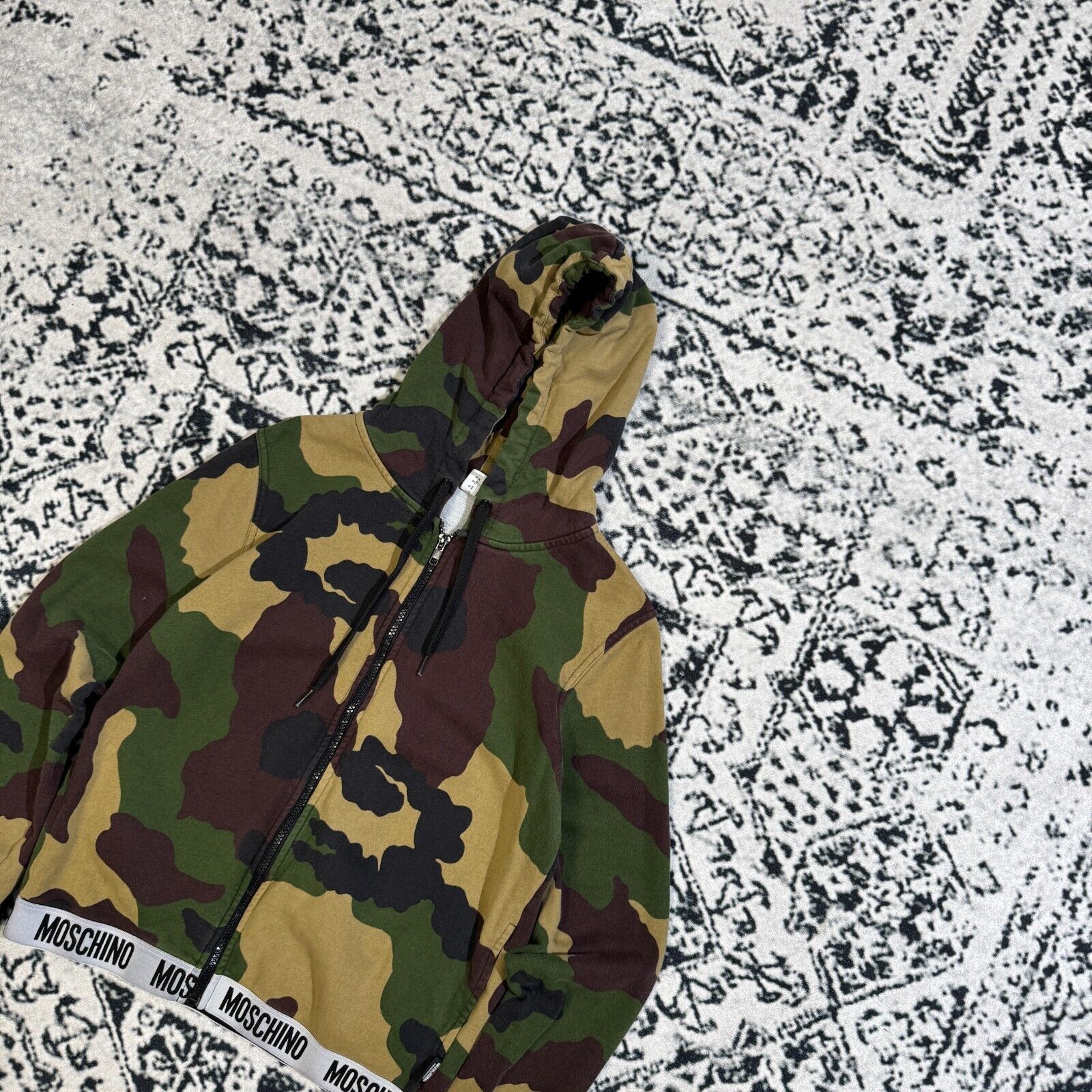 Moschino × Vintage Vintage 90s Moschino Unisex Green Camo Cotton Hoodie Size S Size US S / EU 44-46 / 1 - 2 Thumbnail