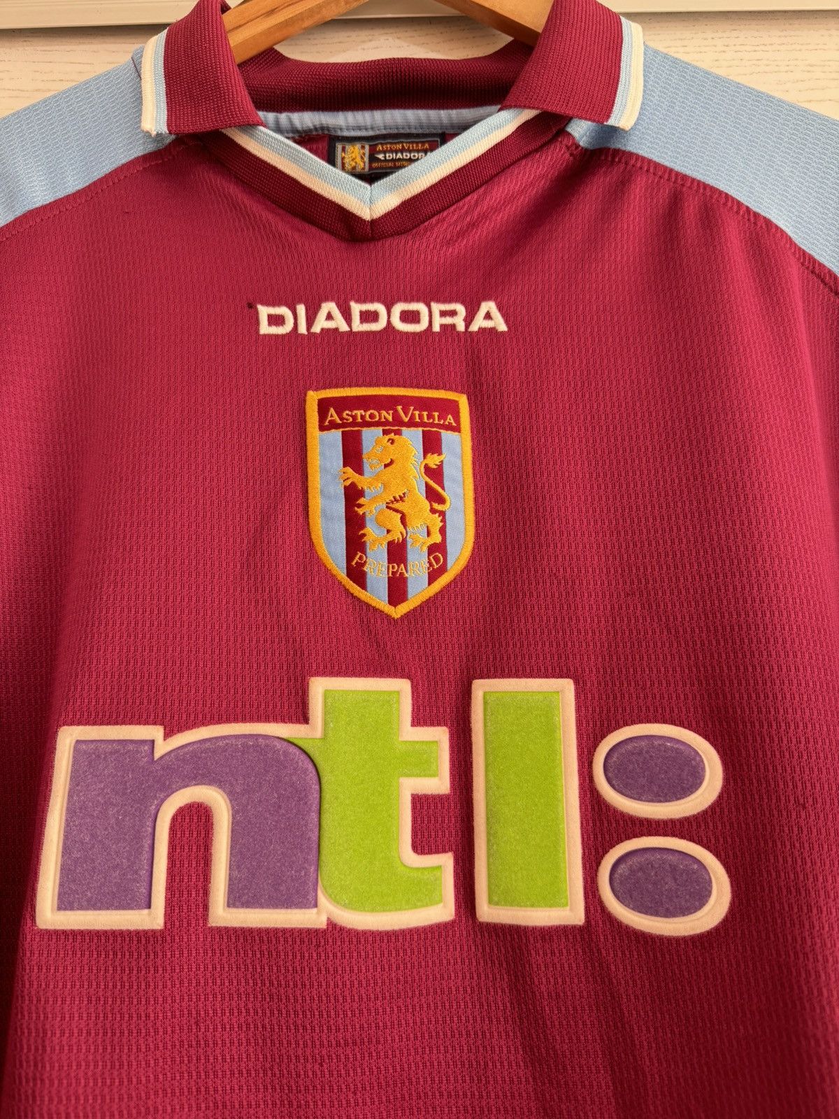 Diadora Vintage Merson #10 Aston Villa 2000-2001 Home Soccer Jersey Size US L / EU 52-54 / 3 - 8 Thumbnail
