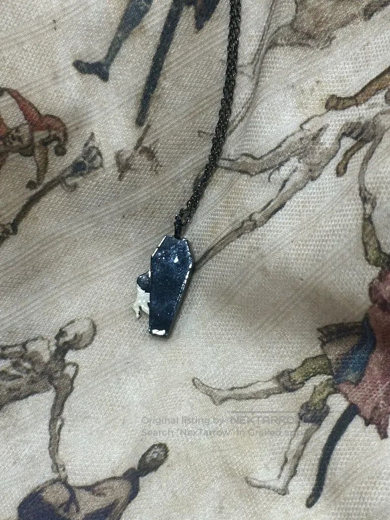 Undercover Undercover Ghost hand coffin necklace Size ONE SIZE - 2 Thumbnail