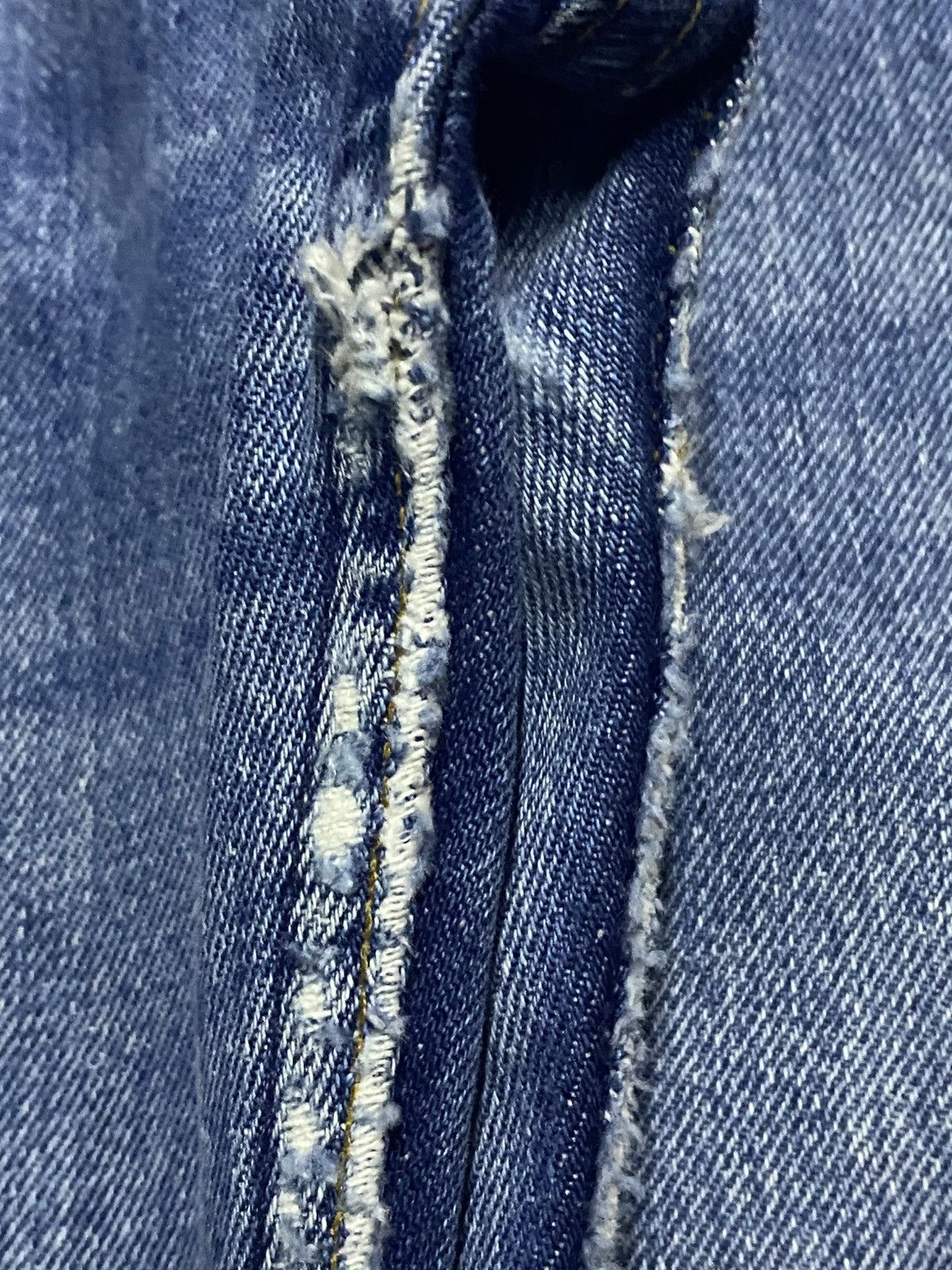 Levi's Vintage Levis 501 90s Blue Wash Distressed Jeans Size US 29 - 11 Thumbnail
