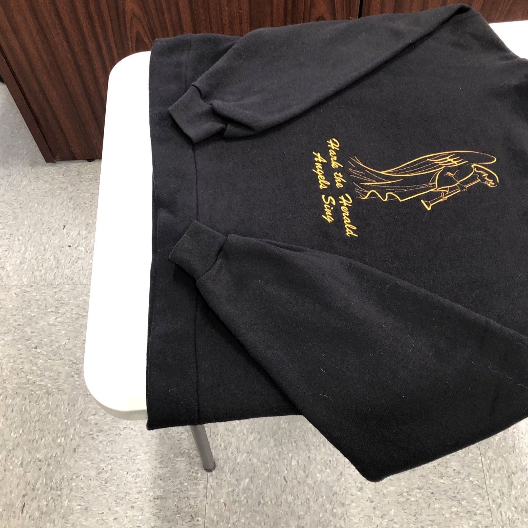 Tultex Vintage 90s Hark the Herald Christmas Sweatshirt Black Gold XL Stitched Tultex Graphic Print Pullover Long Sleeve Crew Neck Sweater Size US XL / EU 56 / 4 - 5 Thumbnail