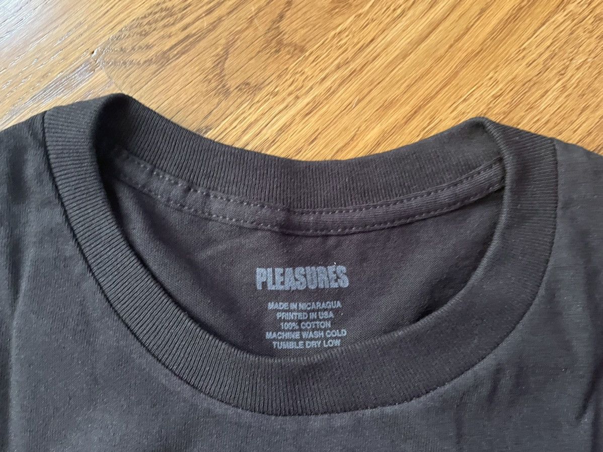 Pleasures Small Black Red A Girl is A Gun Tee Shirt Merch Joy Red Size US S / EU 44-46 / 1 - 7 Thumbnail
