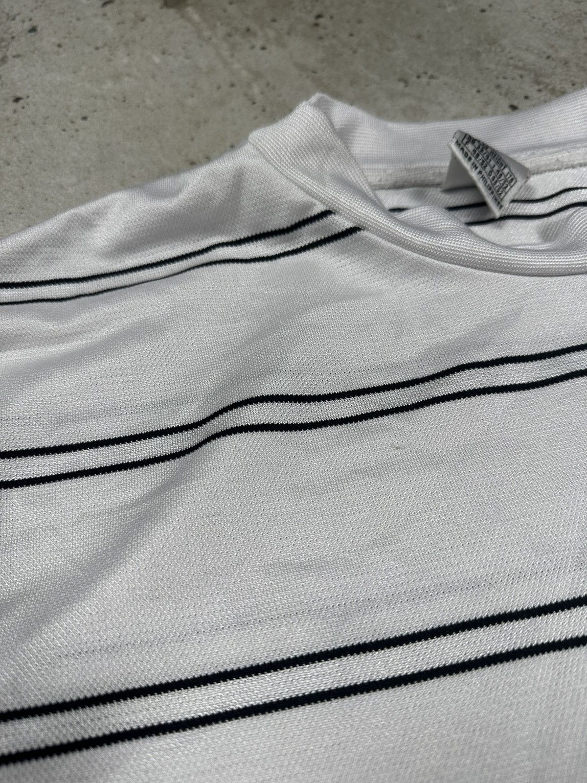 Nike Vintage 90s Nike Striped Center Swoosh Logo Tee White Size US M / EU 48-50 / 2 - 7 Thumbnail