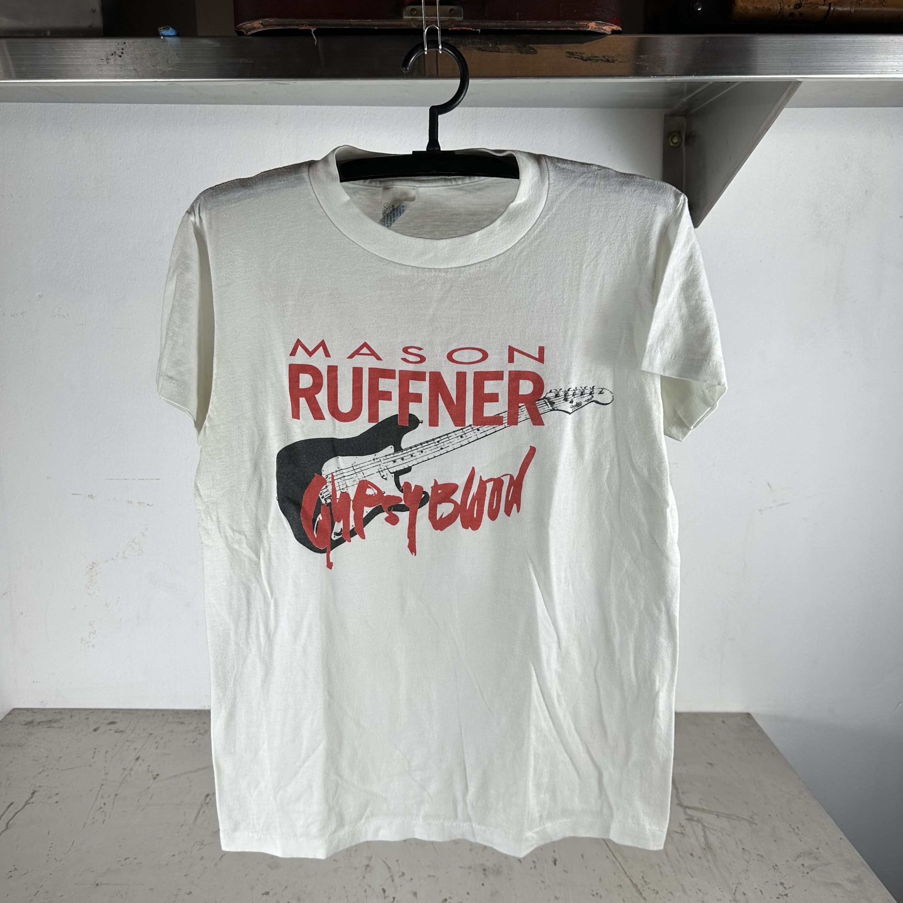 Vintage ​80s Mason Ruffner Gypsy Blood Blues Rock Guitarist T-shirt Size US S / EU 44-46 / 1 - 1 Thumbnail