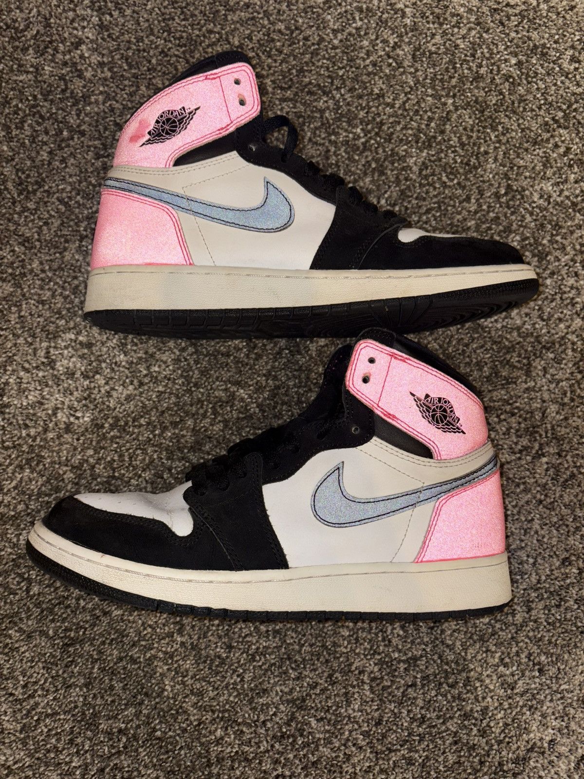 Nike Jordan 1 Retro Valentine’s Size US 7.5 / EU 40-41 - 3 Thumbnail