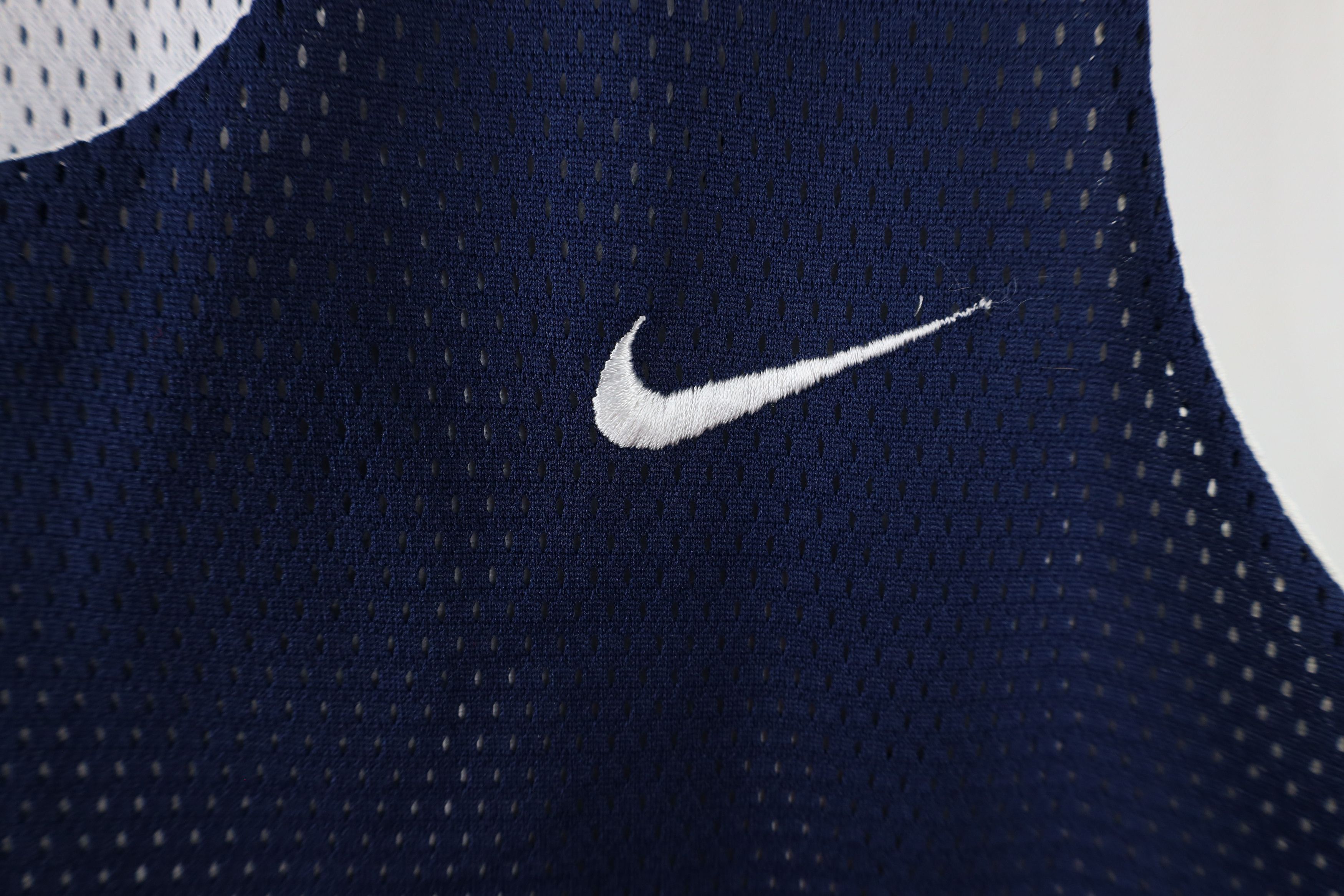 Nike × Vintage Vintage Nike Mini Swoosh Reversible Mesh Basketball Jersey Size US S / EU 44-46 / 1 - 13 Thumbnail
