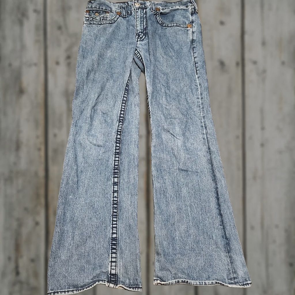 True Religion True Religion Jeans Billy BIG T WIDE LEG Pocket Relaxed Straight USA MADE 36X33 Jeans Men Regular Blue Cotton Denim Vintage No N/A Size US 36 / EU 52 - 1 Thumbnail