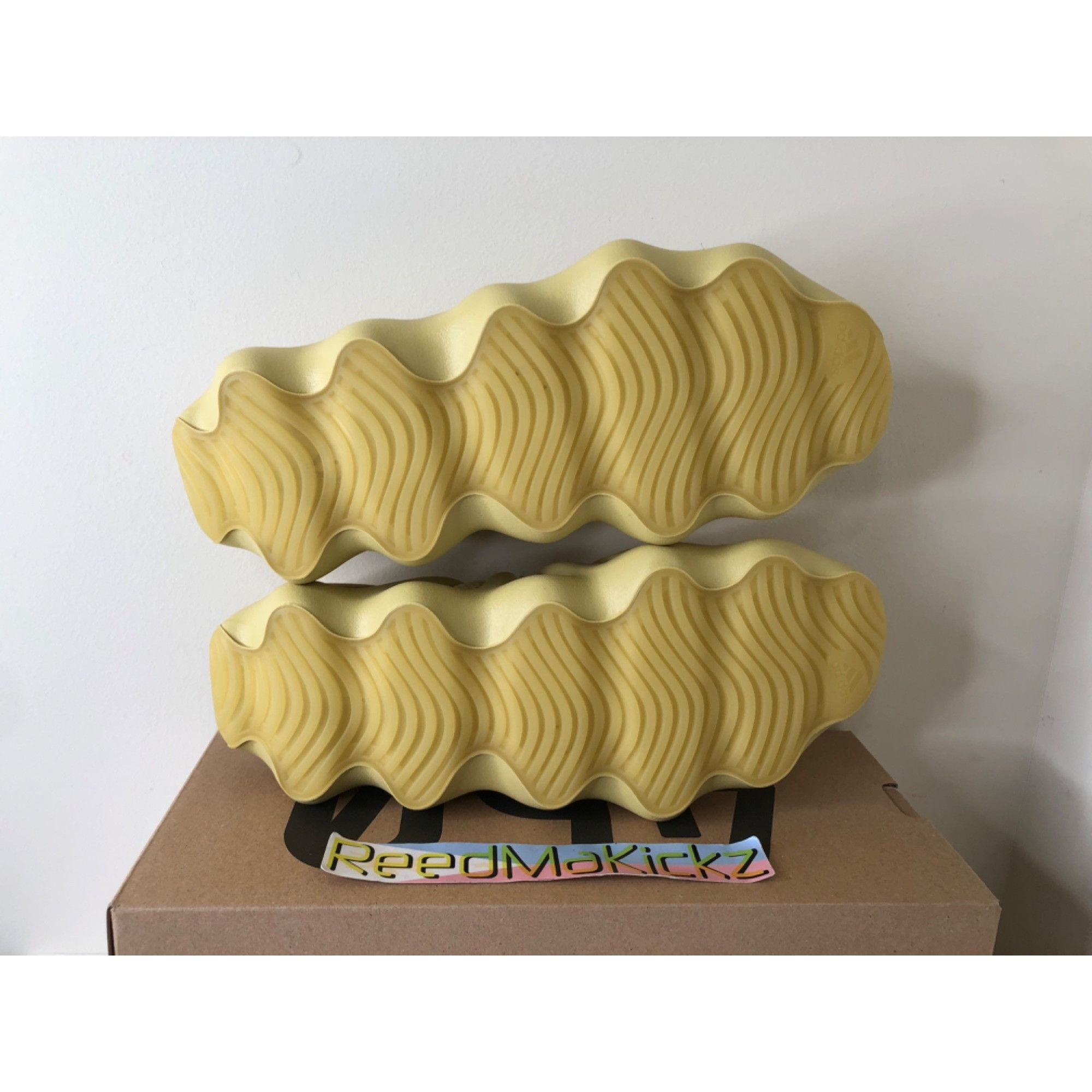 Adidas Adidas Yeezy 450 Sulfur mens 11us Size US 11 / EU 44 - 5 Thumbnail
