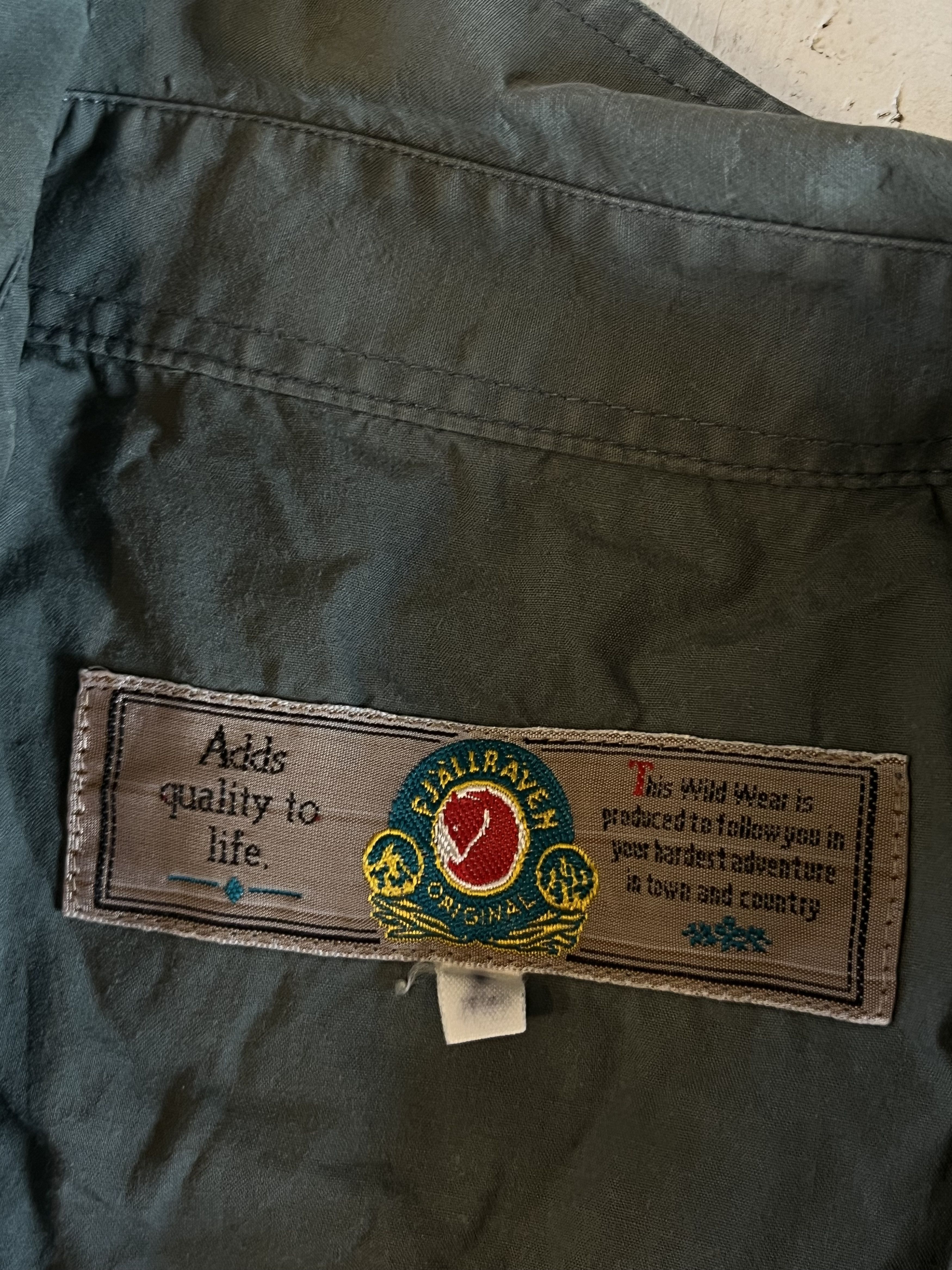 Fjallraven × Vintage Vintage 90s Fjallraven Khaki Embroidered Logo Shirt Size US L / EU 52-54 / 3 - 5 Thumbnail