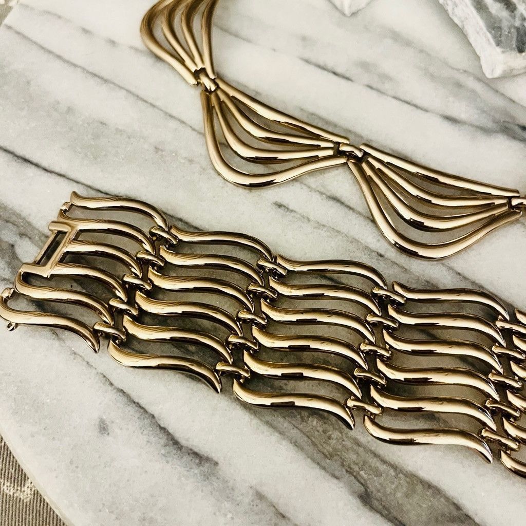 Monet Vintage Signed Monet Necklace and Bracelet Set Gold MCM Size ONE SIZE - 4 Thumbnail