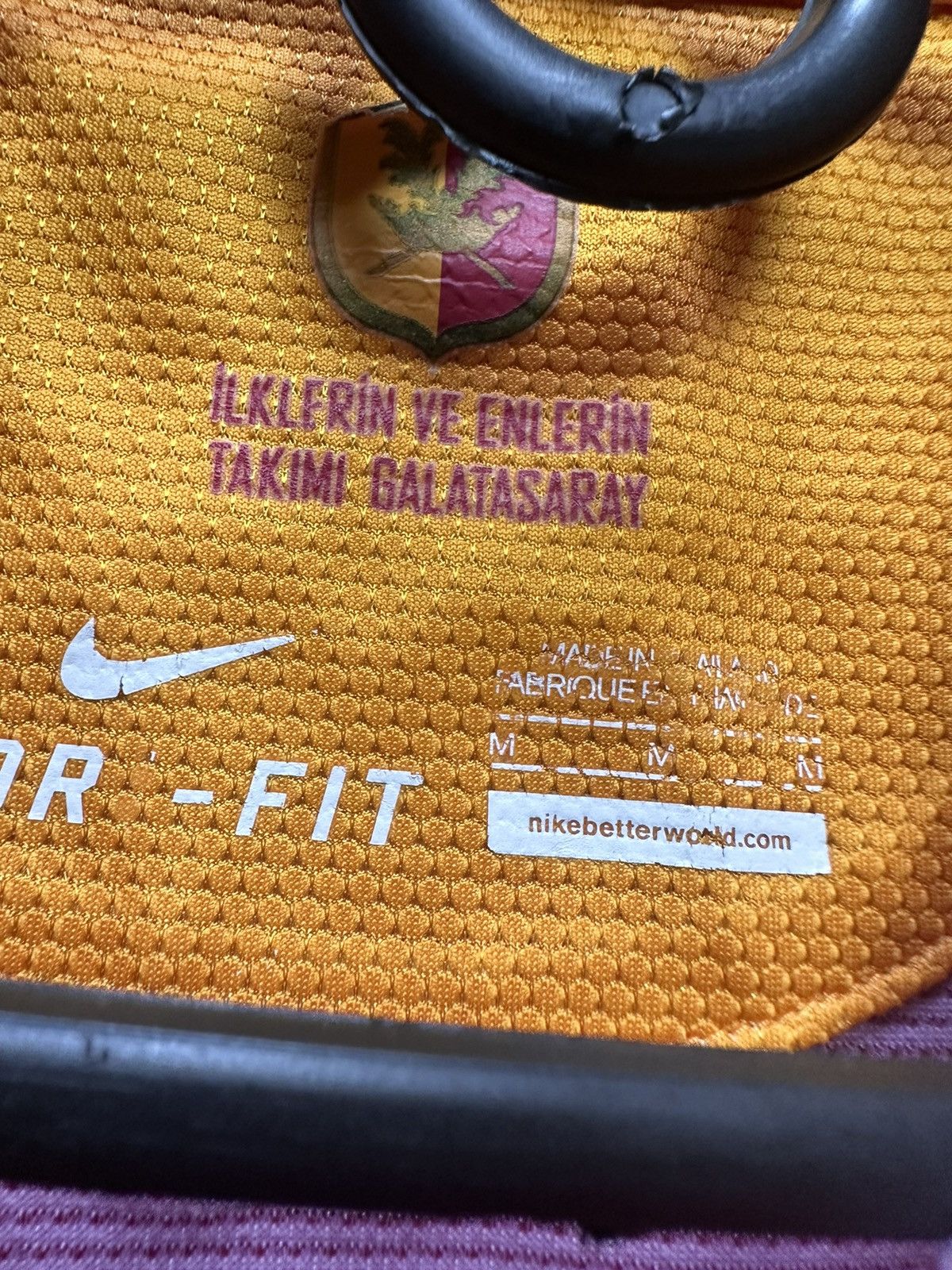 Nike × Vintage Vintage Nike Galatasaray soccer jersey size M 14 Sneijder Size US M / EU 48-50 / 2 - 6 Thumbnail