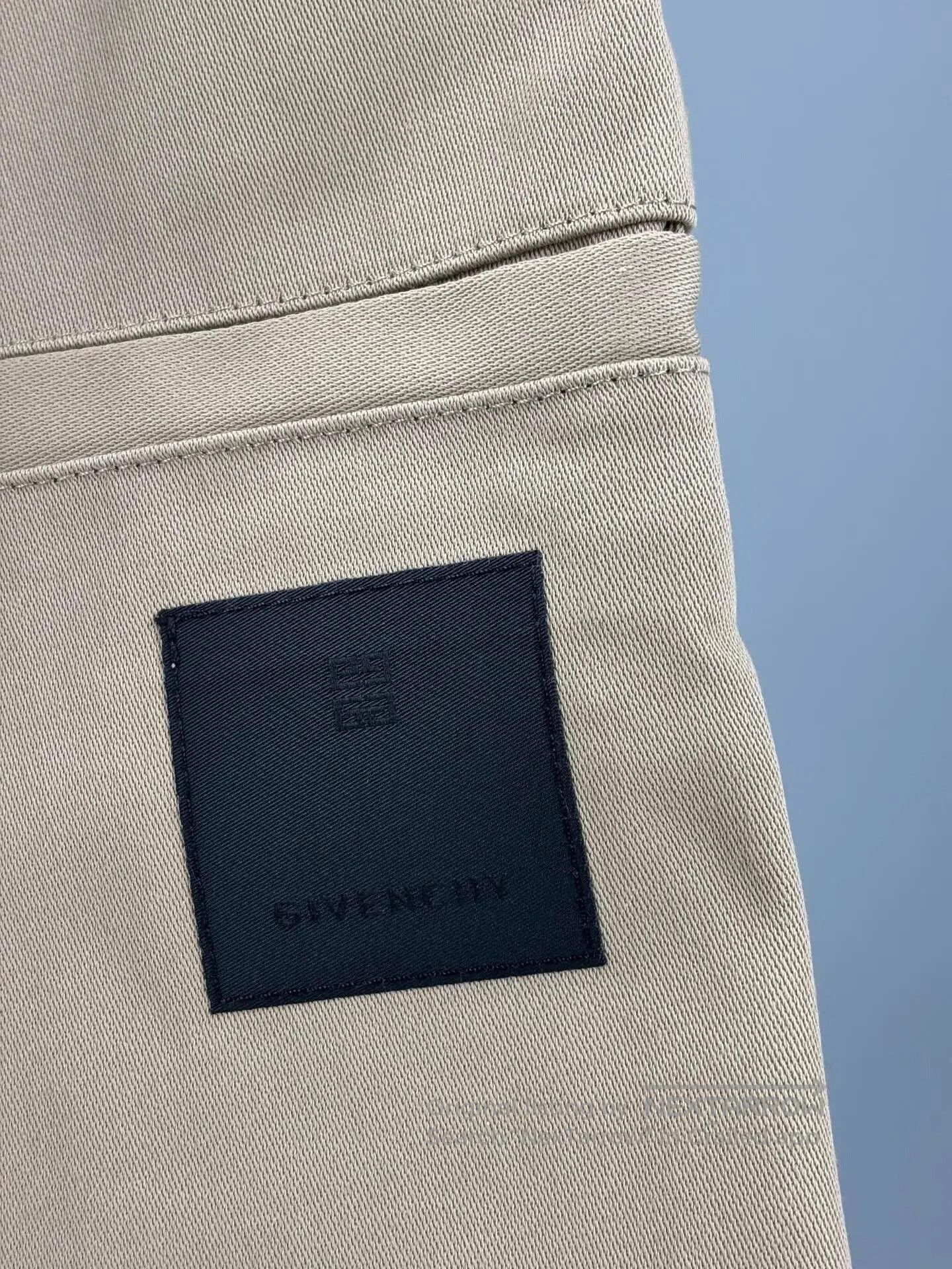 Givenchy Givenchy Men's Pleated Knee-Length Pants. Size US 30 / EU 46 - 4 Thumbnail