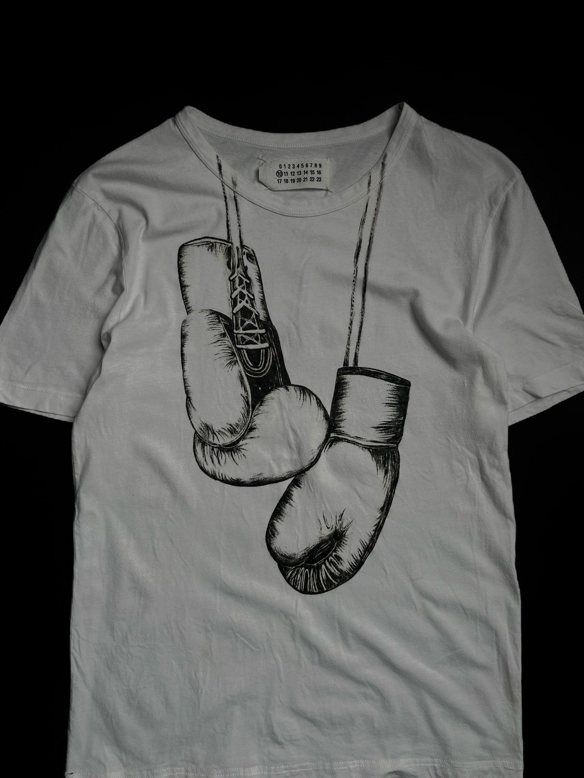 Maison Margiela SS07 Maison Martin Margiela Trompe L’oeil Boxing Gloves Tee Size US M / EU 48-50 / 2 - 2 Thumbnail