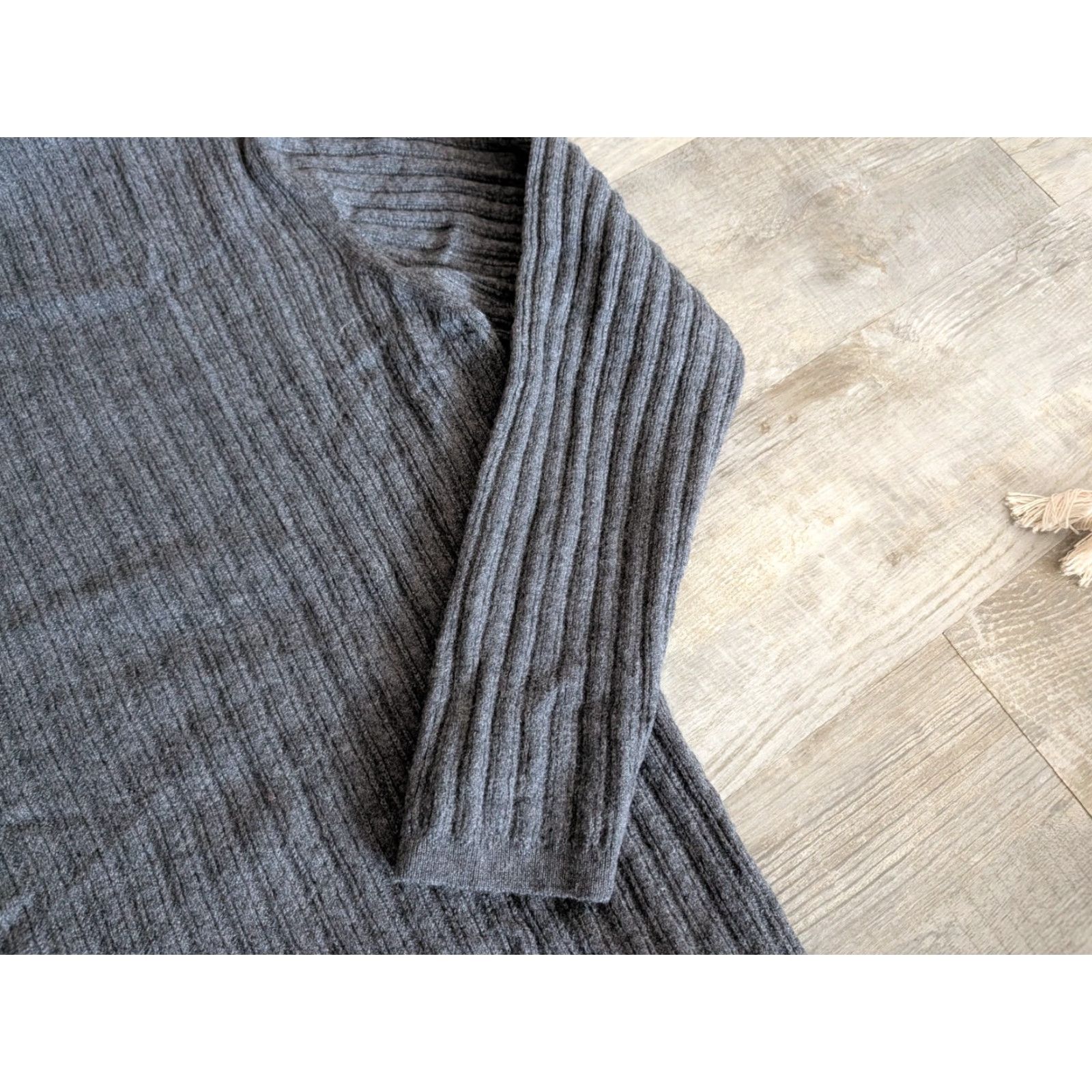 Vintage J. Ferrar Men's Sweater Merino Wool L Gray Crew Neck Pullover Long Sleeve Size US L / EU 52-54 / 3 - 3 Thumbnail