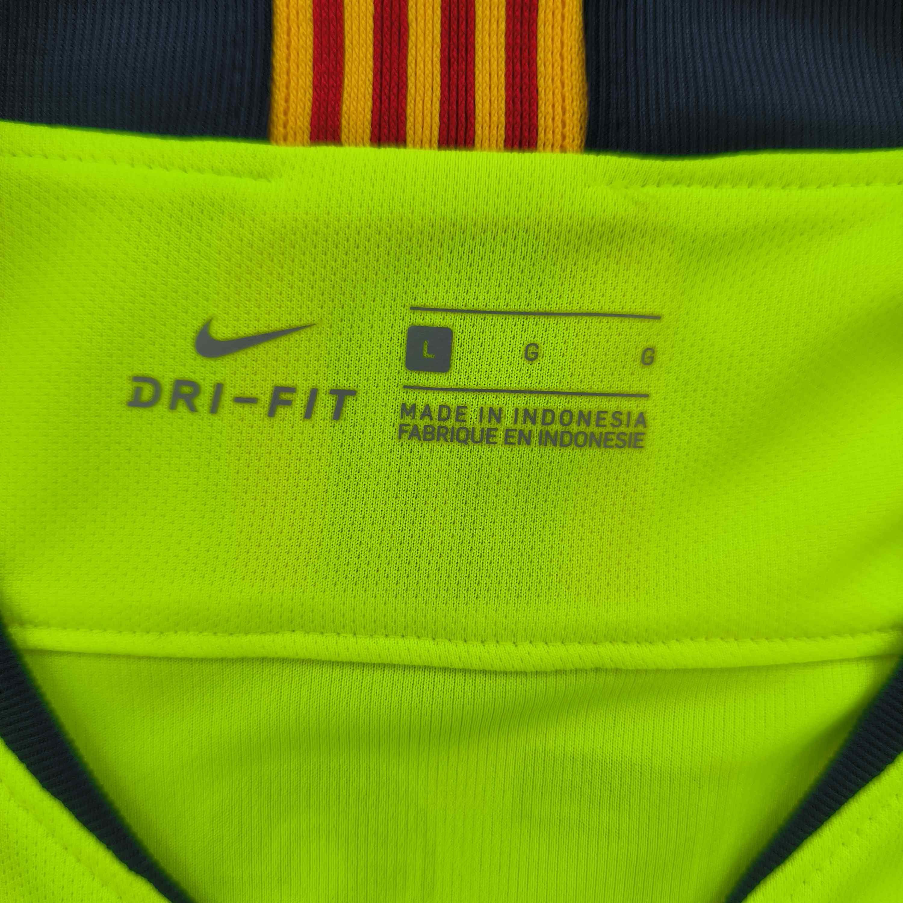Nike FC Barcelona 2018-19 Nike away Messi football jersey size L Size US L / EU 52-54 / 3 - 5 Thumbnail