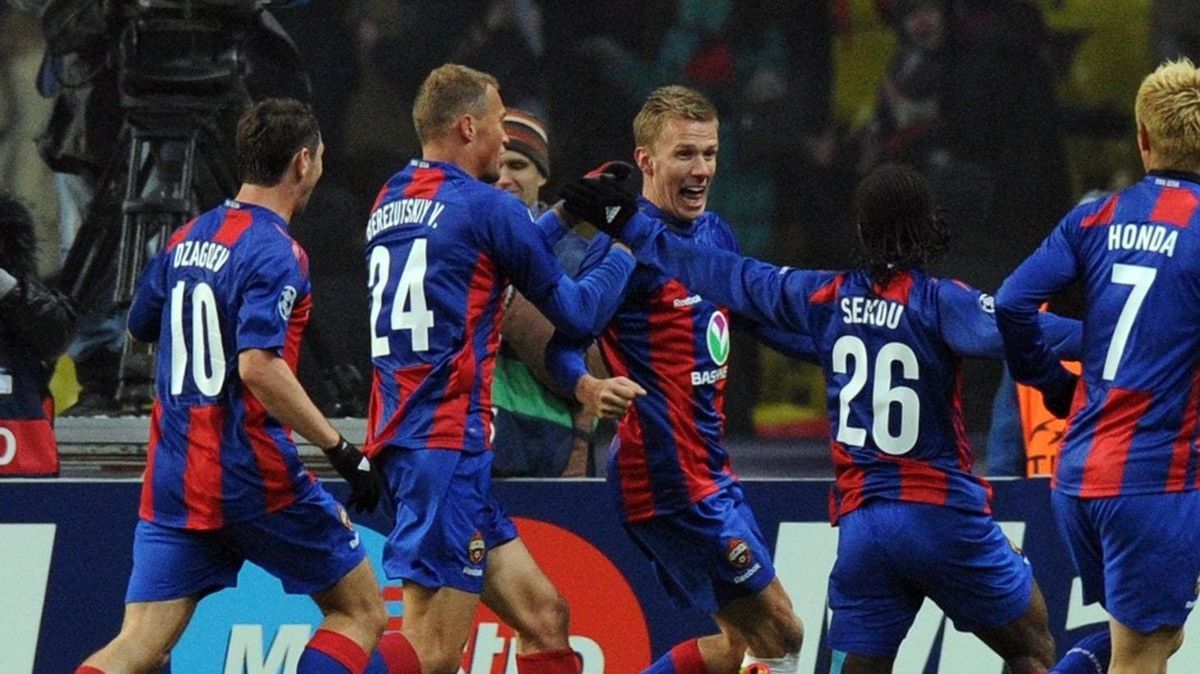 Reebok CSKA Moscow 11/12 champion league home shirt #7 Honda Size US L / EU 52-54 / 3 - 12 Thumbnail