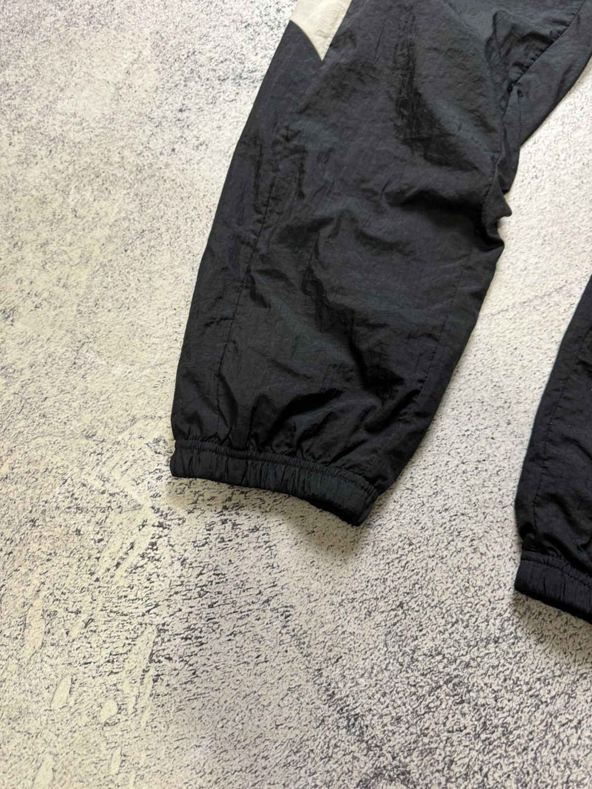 Nike Vintage Nike Nylon Drill Pants Y2K Black Size US 34 / EU 50 - 11 Thumbnail