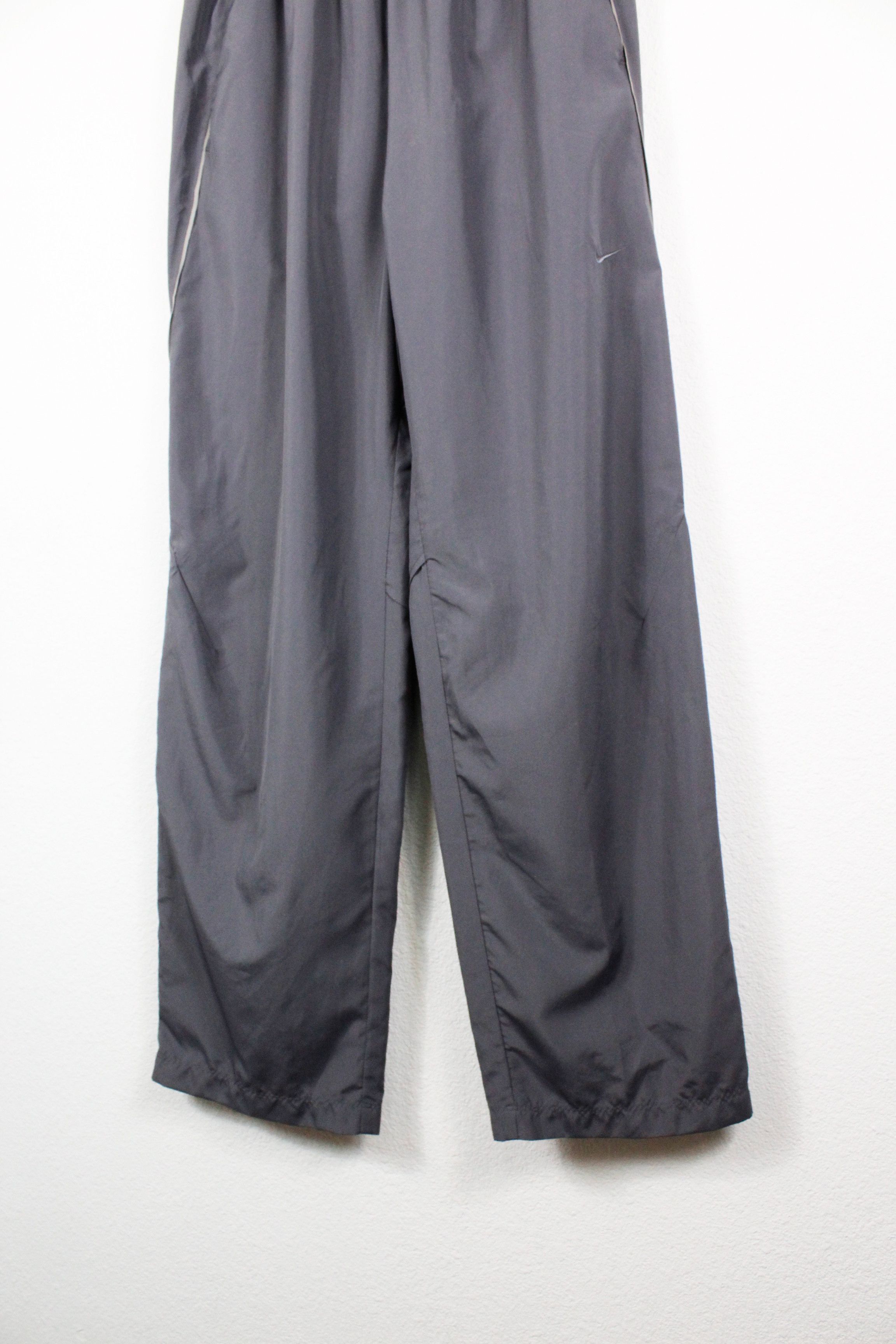 Nike × Vintage Vintage 90s Nike Swoosh Logo Nylon Sport Pants Trousers Size US 34 / EU 50 - 3 Thumbnail
