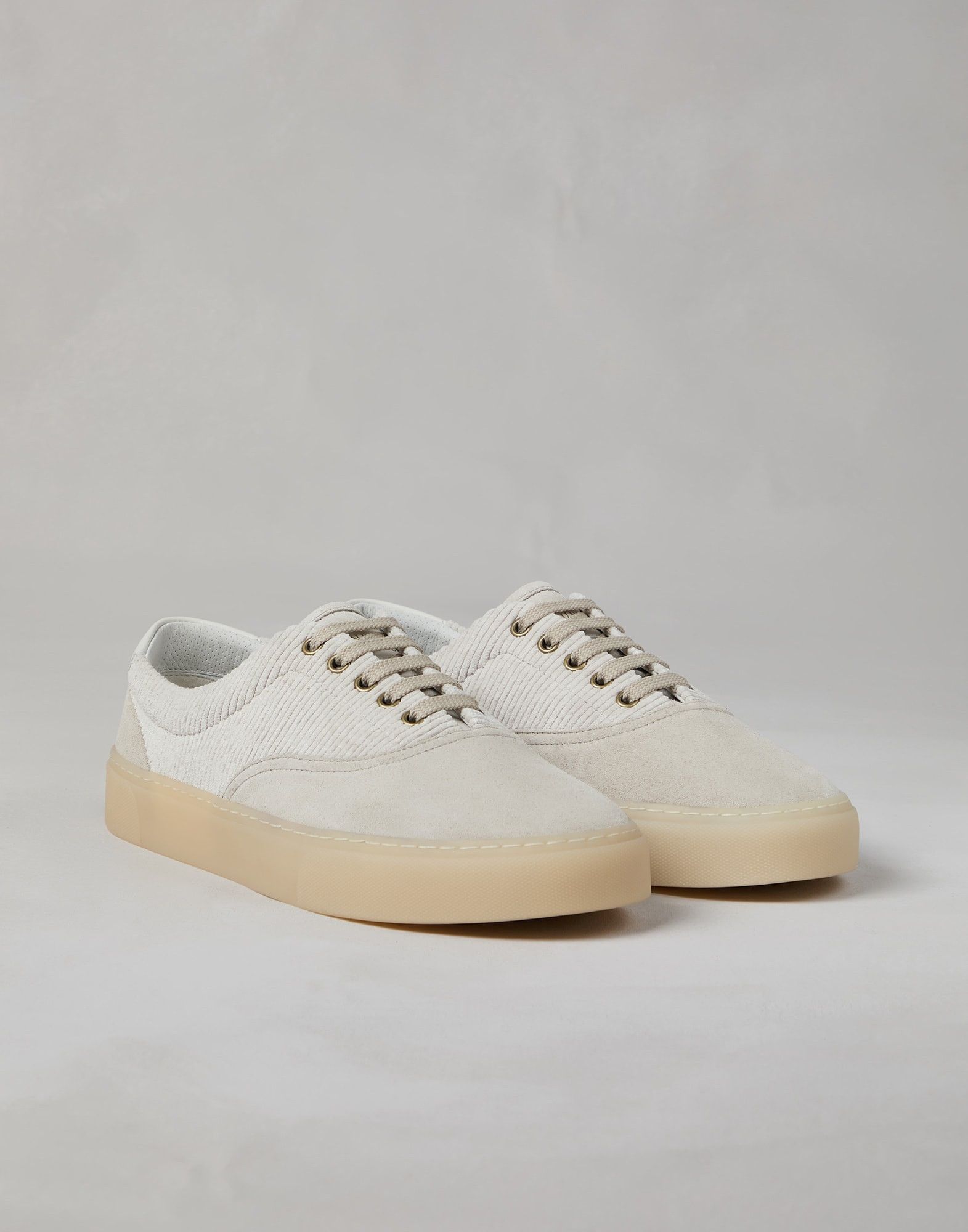 o1la1rc1a1025 Low-Top Sneakers in Beige