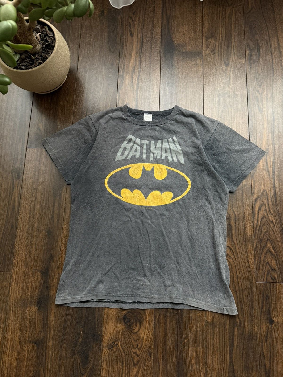 DC Comics 1964 Batman Logo Movie Single Stitch T Shirt Faded Cracked Size US XL / EU 56 / 4 - 2 Thumbnail