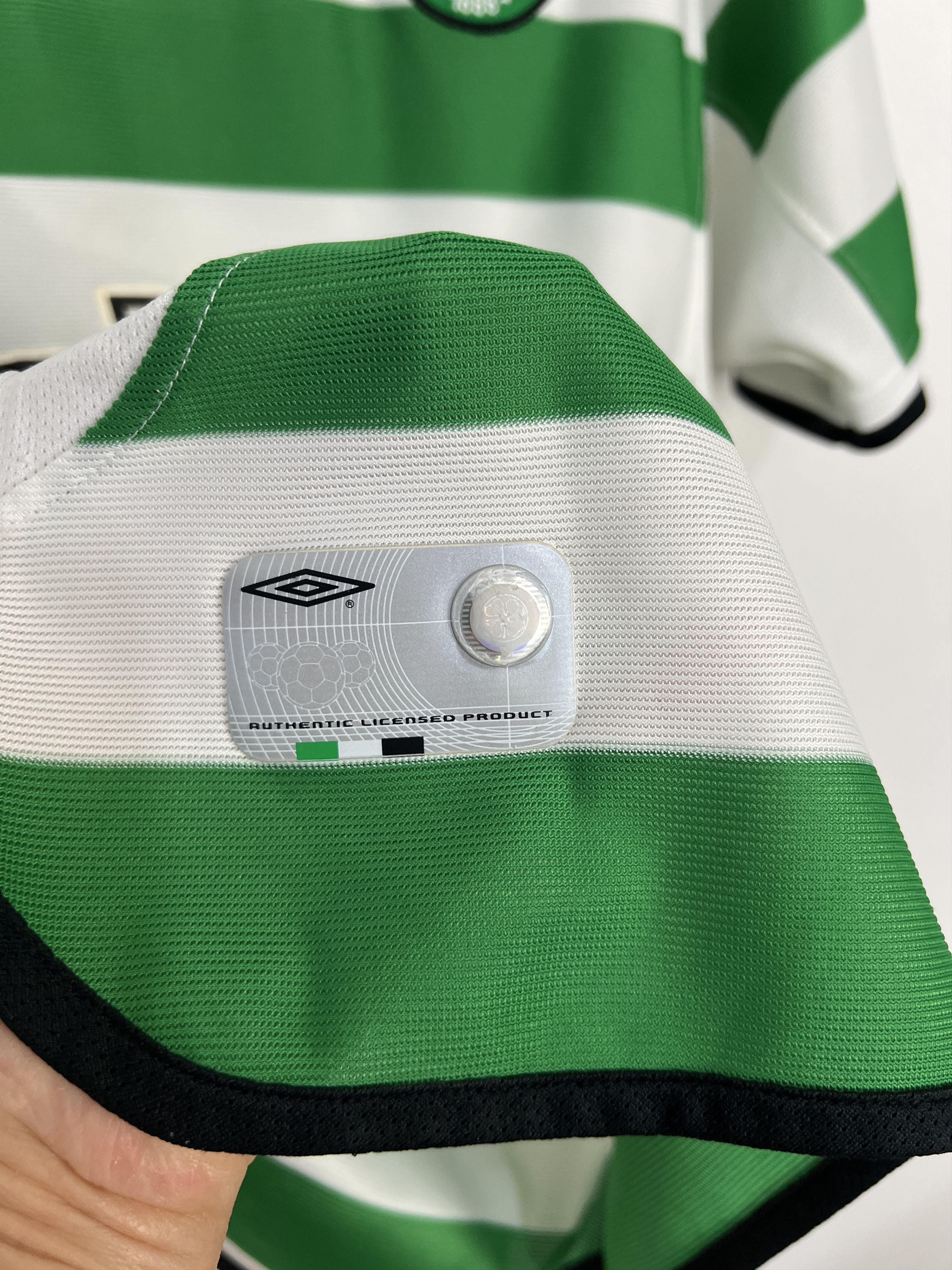 Umbro Celtic Home football shirt 2001 Soccer Umbro Jersey Mens Size US M / EU 48-50 / 2 - 5 Thumbnail