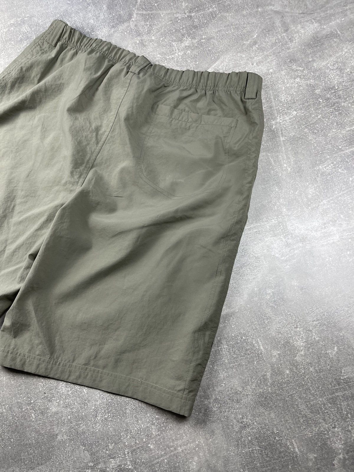 Nike ACG Nike ACG Outdoor Khaki Polyester Cargo Shorts Gorpcore Size US 38 / EU 54 - 8 Thumbnail