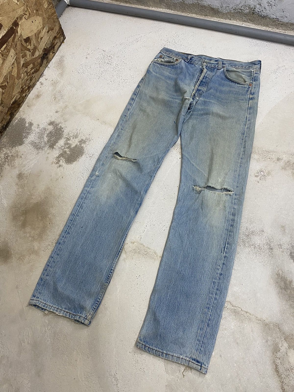 Levi's Vintage 90s Levis 501 Button Fly 311 Distressed Light Blue Size US 31 - 3 Thumbnail