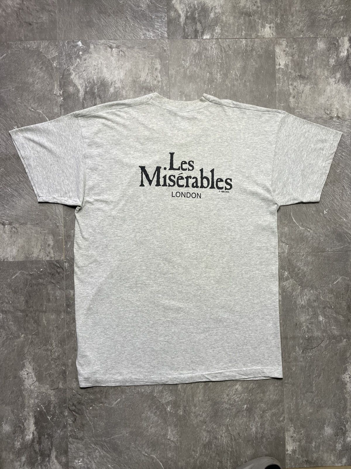 Vintage Les Miserables London 1986 Vintage T Shirt Single Stitch Size US XL / EU 56 / 4 - 6 Thumbnail