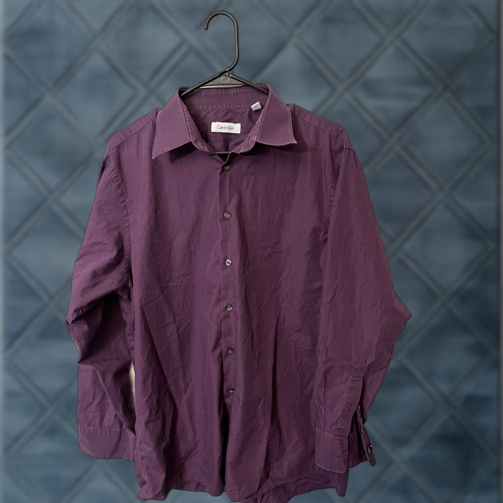 Calvin Klein CALVIN KLEIN Dress Shirt Men's Regular Fit 16 Purple Solid Cotton Blend Button Collared Long Sleeve Shimmer Size US L / EU 52-54 / 3 - 1 Thumbnail