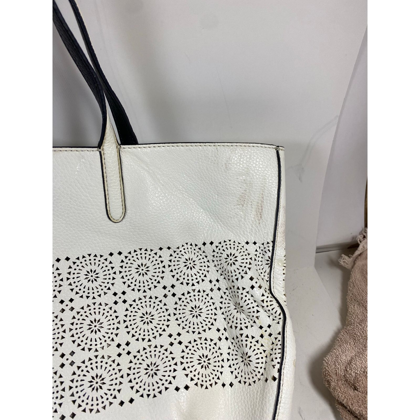 Ralph Lauren Ralph Lauren Perforated Chatilly II Classic Bag w/ Wallet Size ONE SIZE - 9 Thumbnail