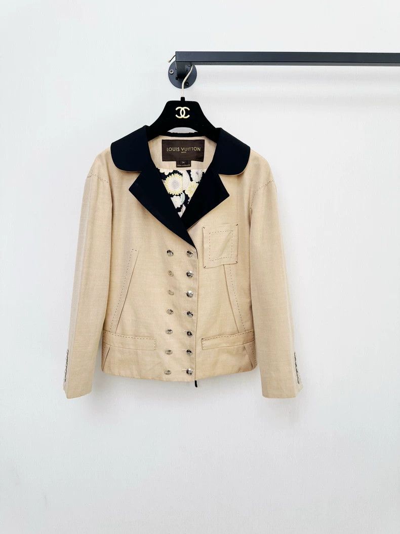 Louis Vuitton louis vuitton beige jacket with navy collar-dmc Size US S / EU 44-46 / 1 - 1 Thumbnail