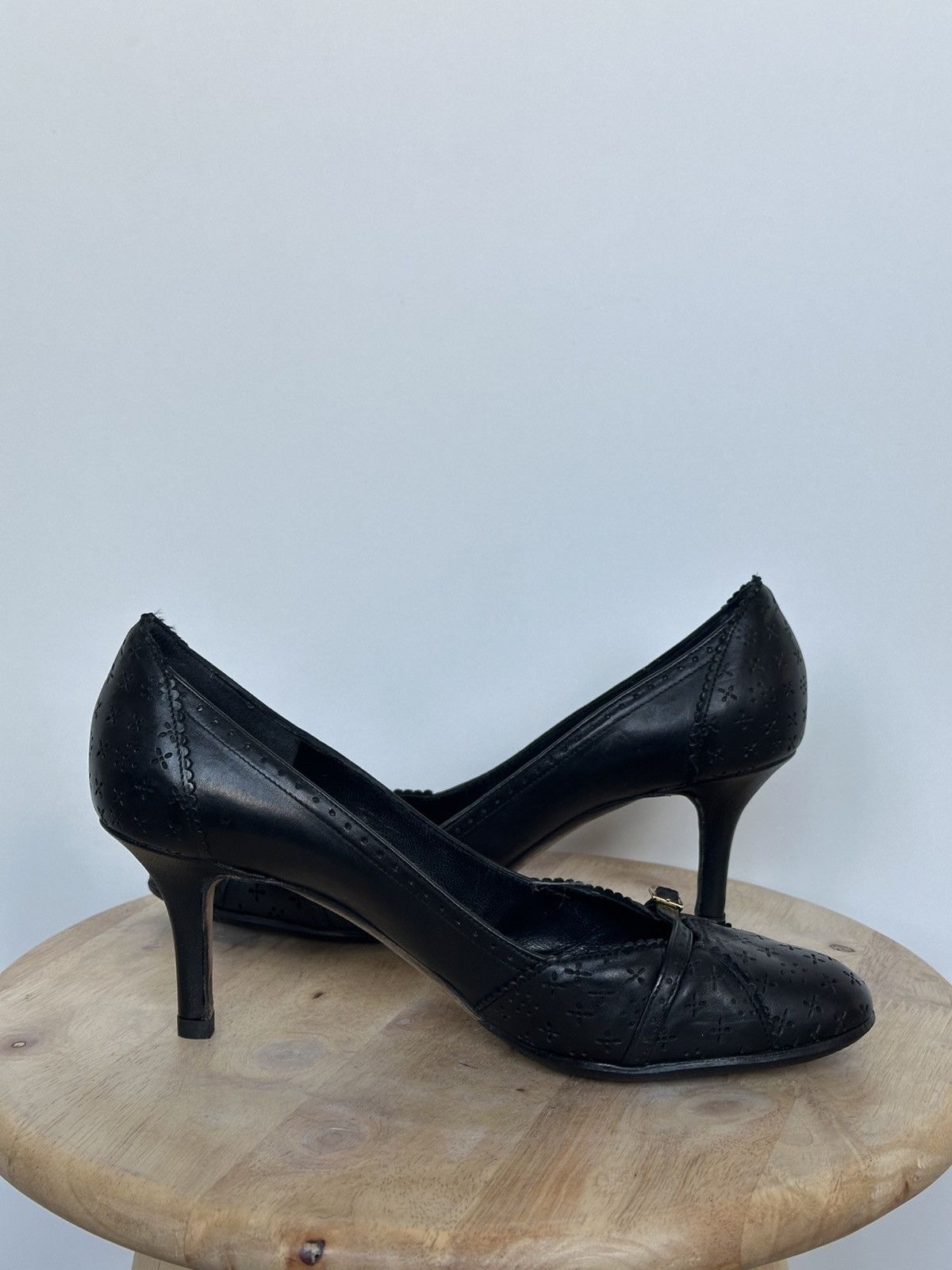 Dior Christian Dior Black Leather Heeled Pumps with Logo Charm Size US 7.5 / IT 37.5 - 7 Thumbnail