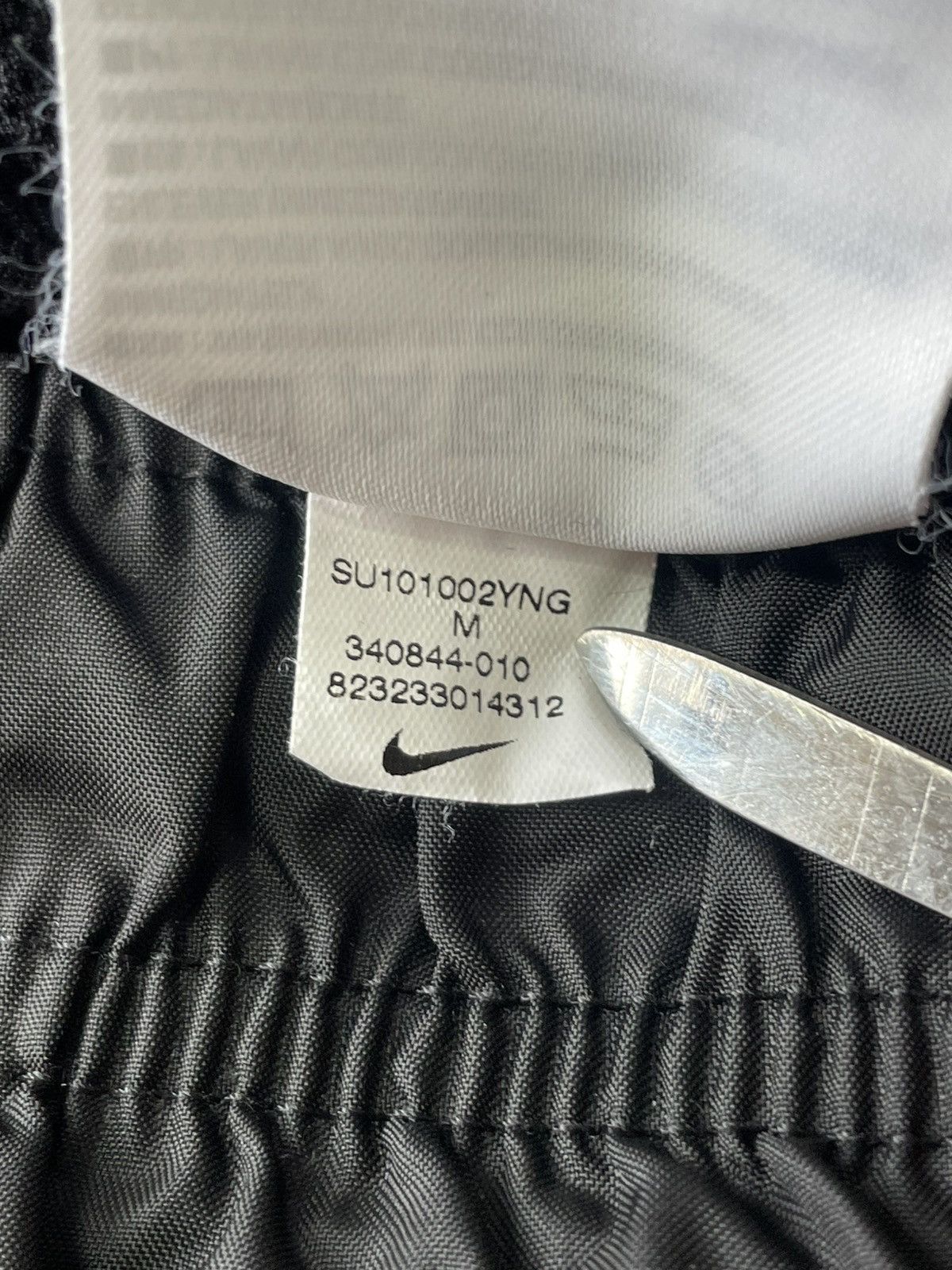 Nike Nike Baggy Vintage Y2K Nylon Track Pants Joggers Hype M Size US 32 / EU 48 - 11 Thumbnail