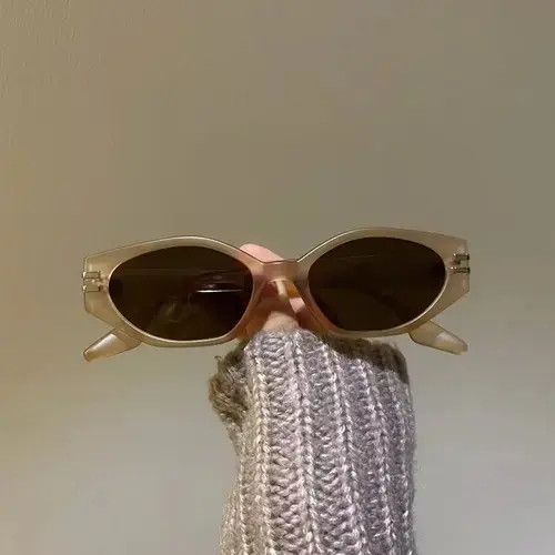 Designer Vintage sunglasses Size ONE SIZE - 4 Thumbnail