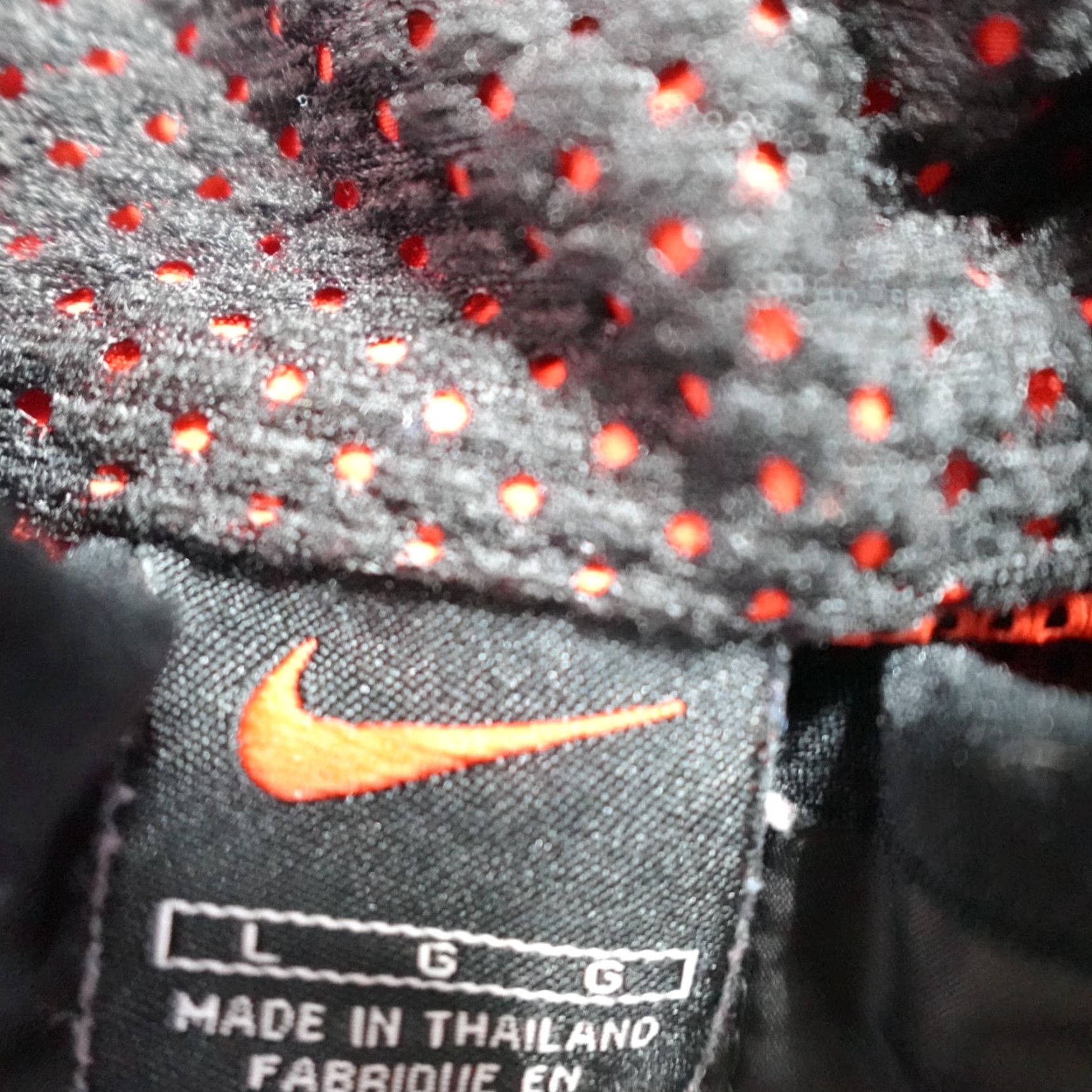 Nike VINTAGE Nike Jacket Large Black Red Full Zip Windbreaker Alpha Project Mens L Black Windbreaker Full Zip Nike Jacket Size US L / EU 52-54 / 3 - 3 Thumbnail