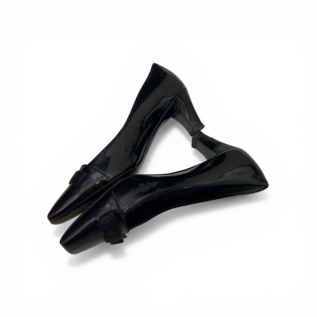 Salvatore Ferragamo Salvatore Ferragamo Black Patten Leather Vara Heels Size US 7 / IT 37 - 2 Thumbnail