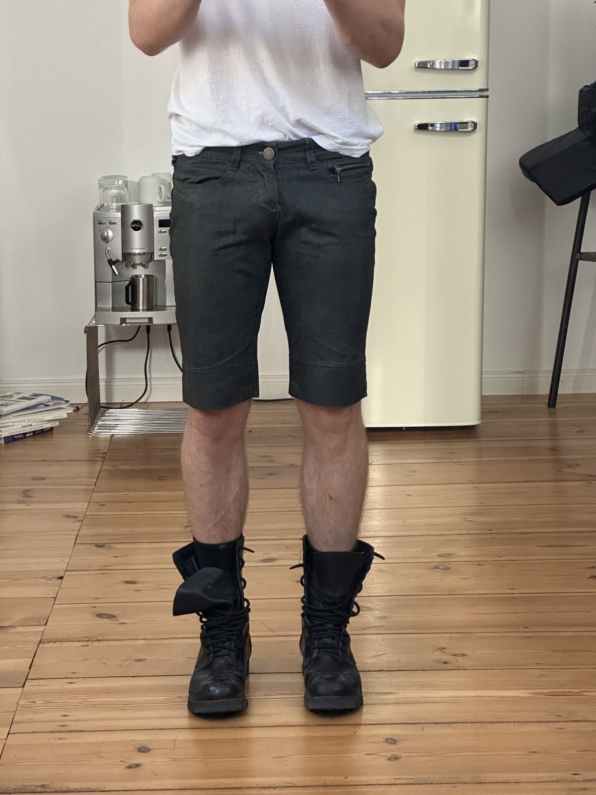 Jean Paul Gaultier Jean Paul Gaultier Waxed Shorts grey greenish Size US 28 / EU 44 - 2 Thumbnail