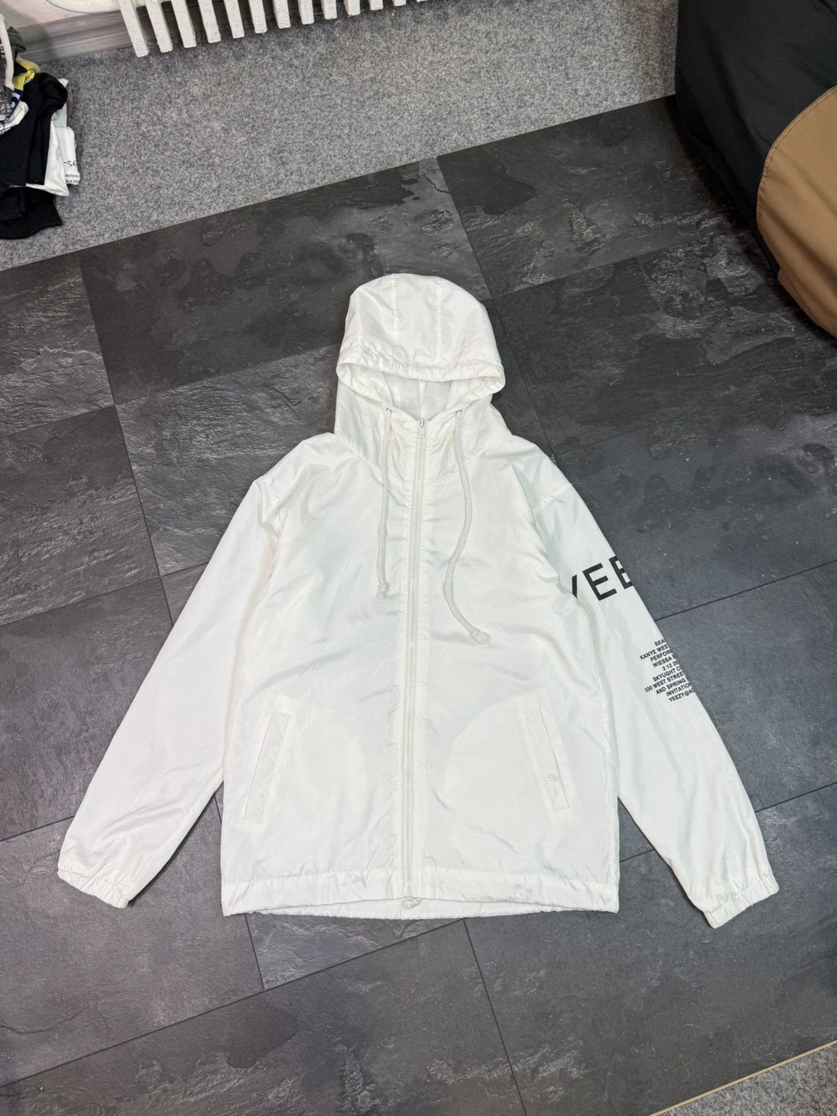 Vintage Yeezus Tour 3 Logo Jacket Kanye West Streetwear USA S Rap Size US S / EU 44-46 / 1 - 2 Thumbnail