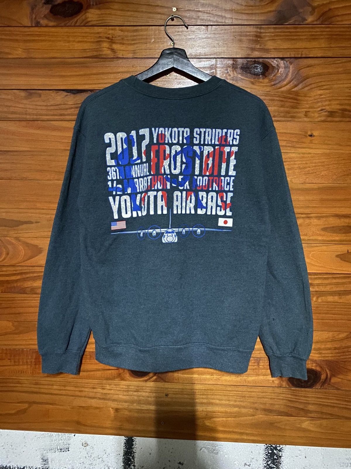 Vintage Yokota Striders Frostbite Run 2017 Sweatshirt – Gildan Heavy Size US S / EU 44-46 / 1 - 7 Thumbnail
