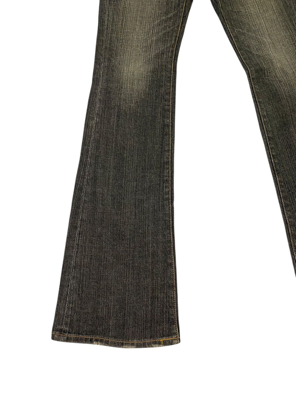 Uniqlo Tornado mart X uniglo flare jeans Size US 29 - 3 Thumbnail