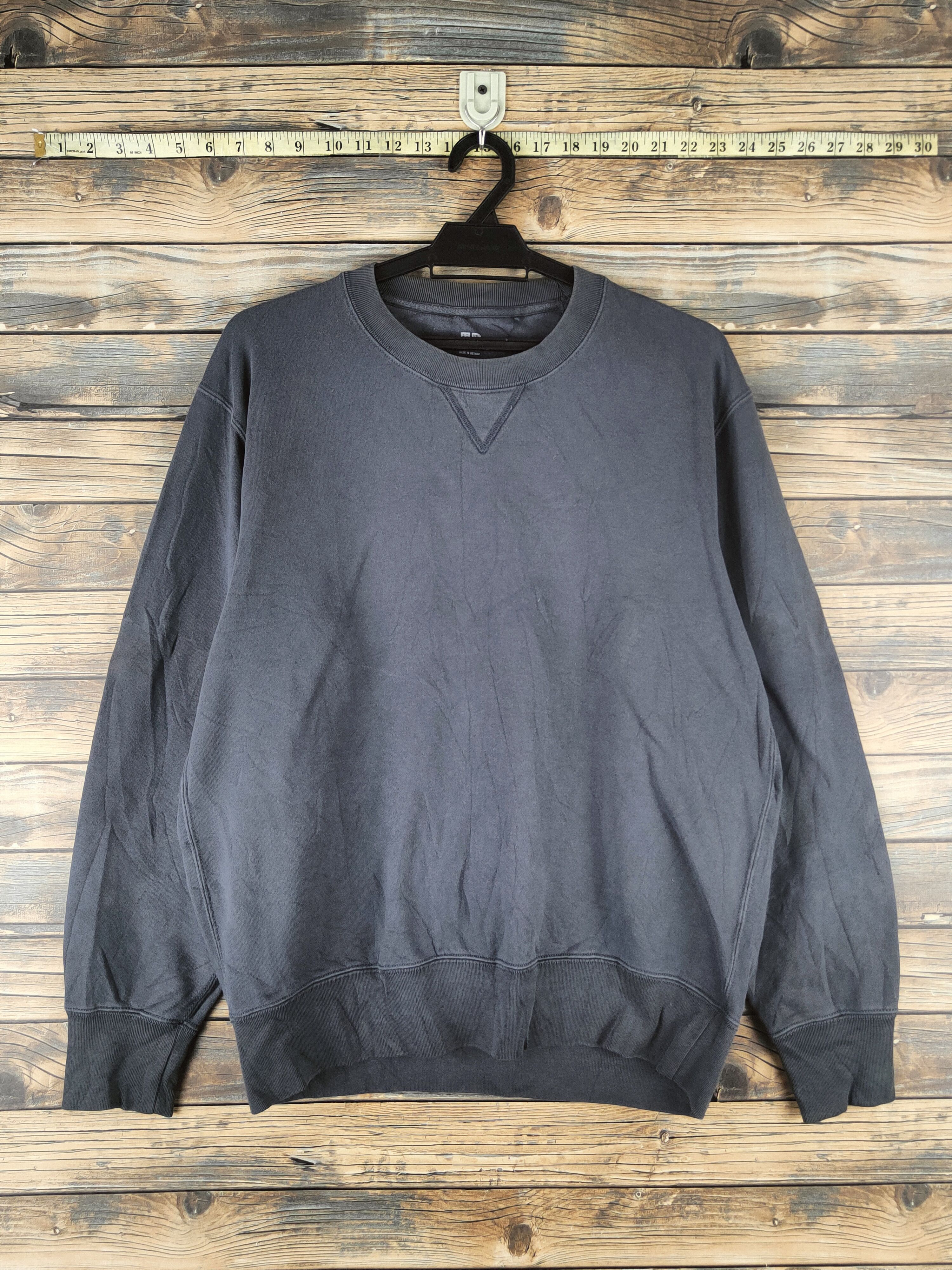 Uniqlo Plain Faded Uniqlo Dark Gray Sweatshirts Size US L / EU 52-54 / 3 - 1 Thumbnail