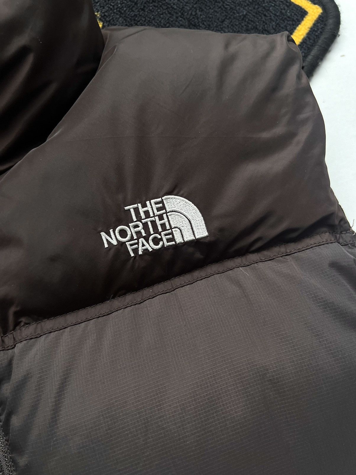 The North Face 2000s The North Face Nuptse Retro Brown 700 Down Vest Size US M / EU 48-50 / 2 - 7 Thumbnail