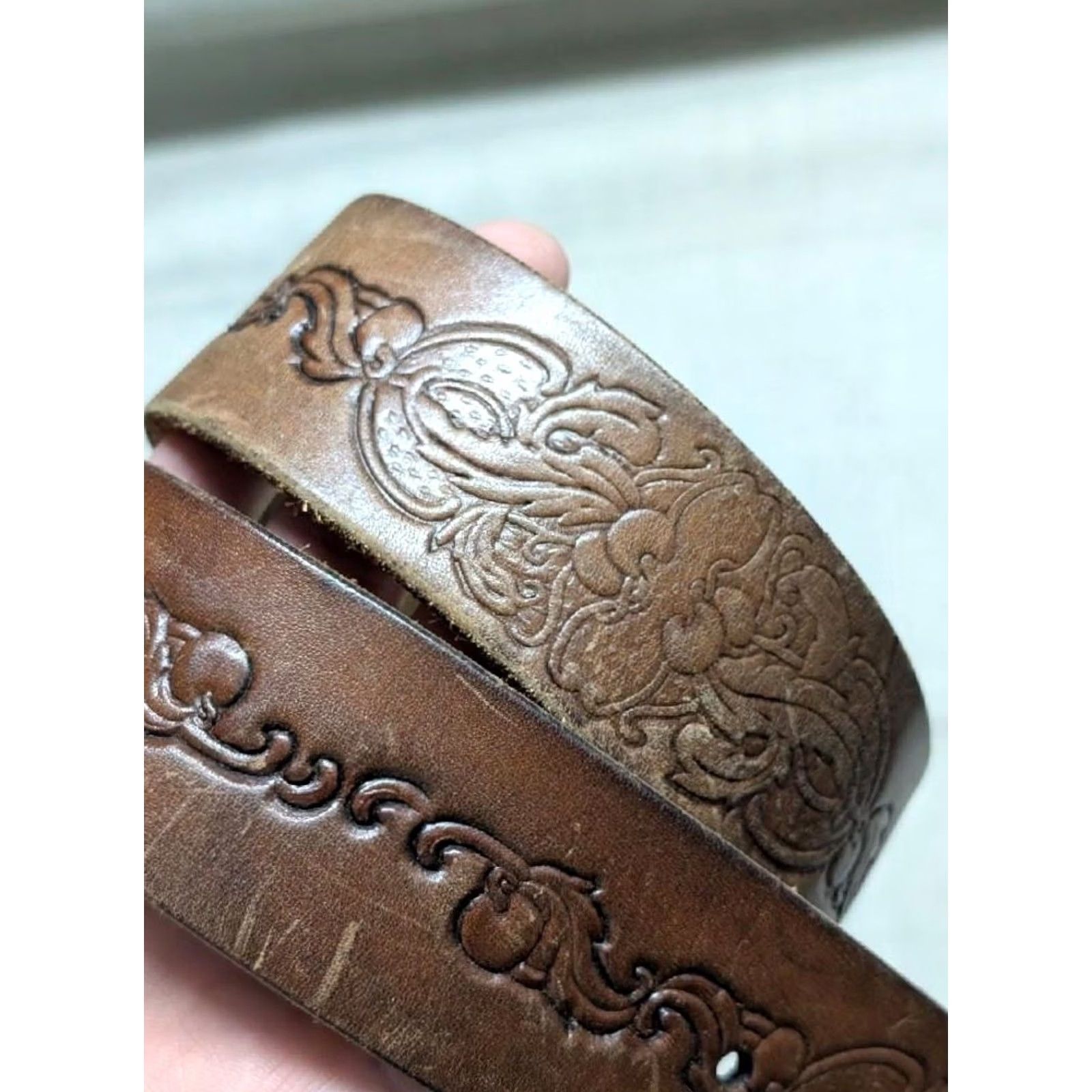 Vintage VINTAGE belt WESTERN brown leather TOOLED handcrafted 30 belt Mens Boho Hippie Southwestern 30/31 Size 30 - 2 Thumbnail