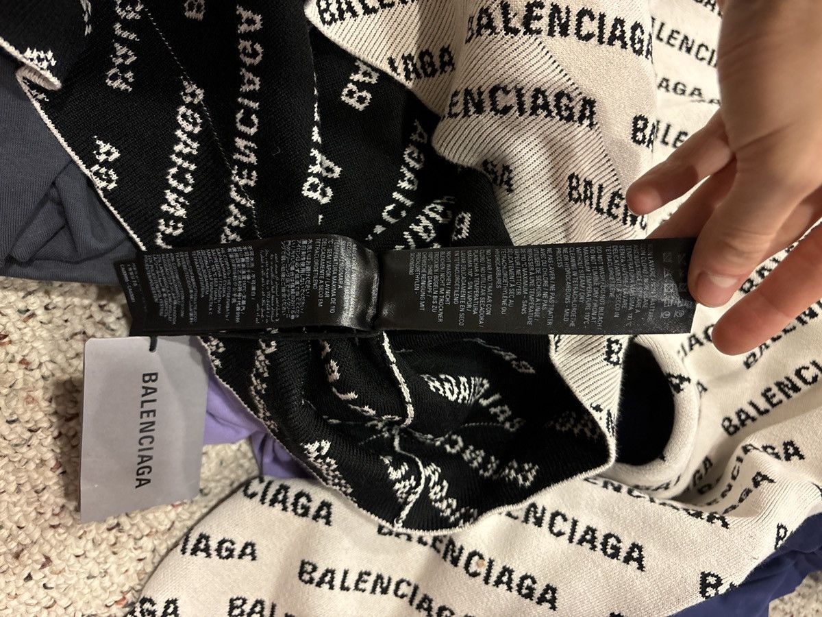 Balenciaga Balenciaga White All Over Wool Crewneck Size US M / EU 48-50 / 2 - 3 Thumbnail