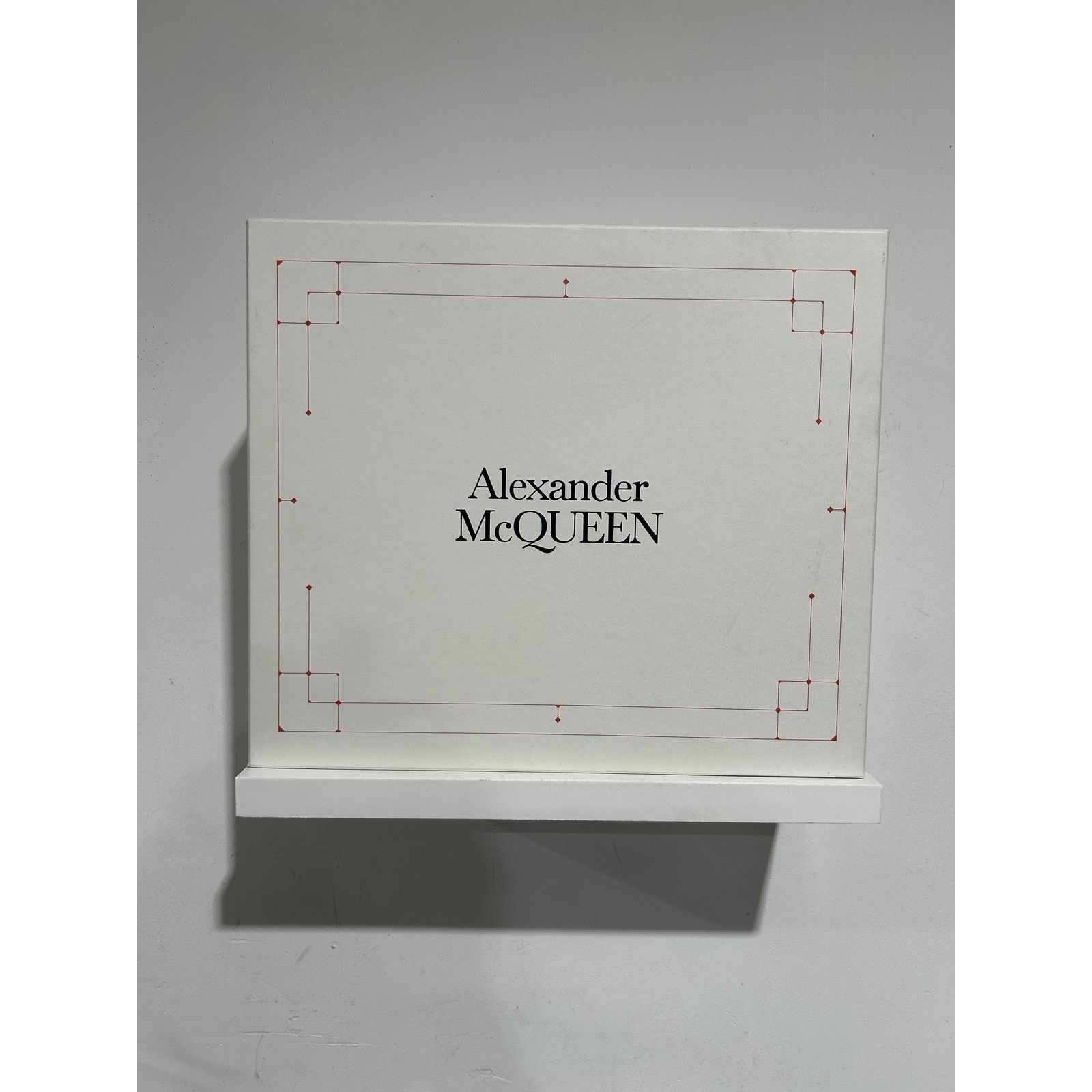 Alexander McQueen ALEXANDER MCQUEEN WHITE CALF LEATHER GOLD GROMMETS SIZE 35.5 Size US 5 / EU 37 - 6 Thumbnail